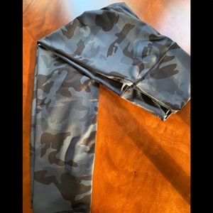 Black camouflage leggings